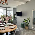 Oomph Wroclaw Deluxe Apt Ruska