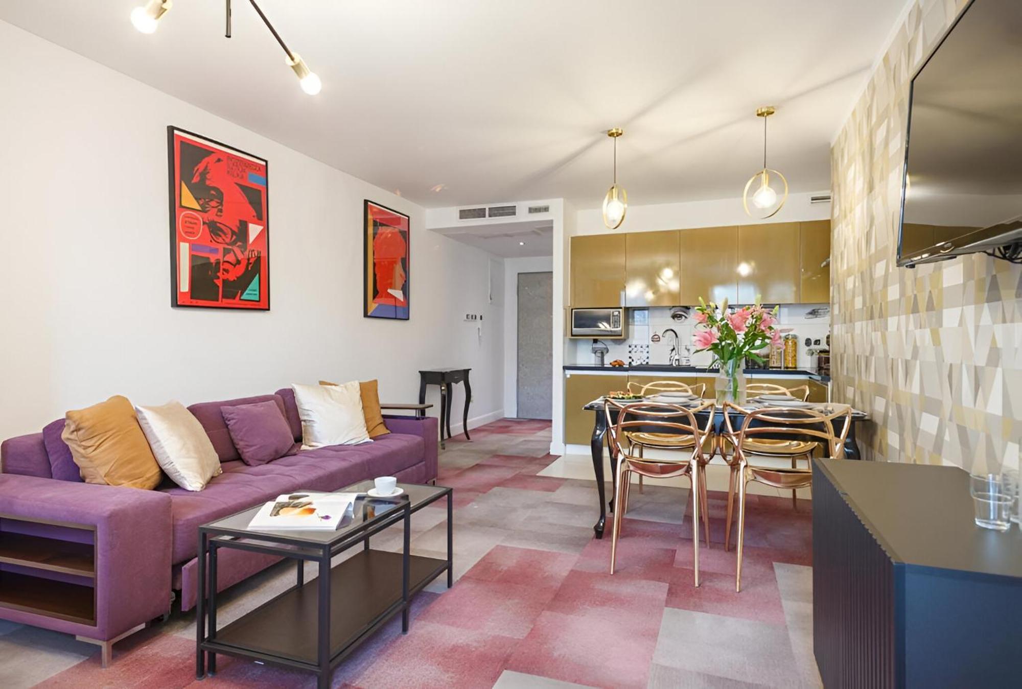 Oomph Deluxe Ruska Apartament *